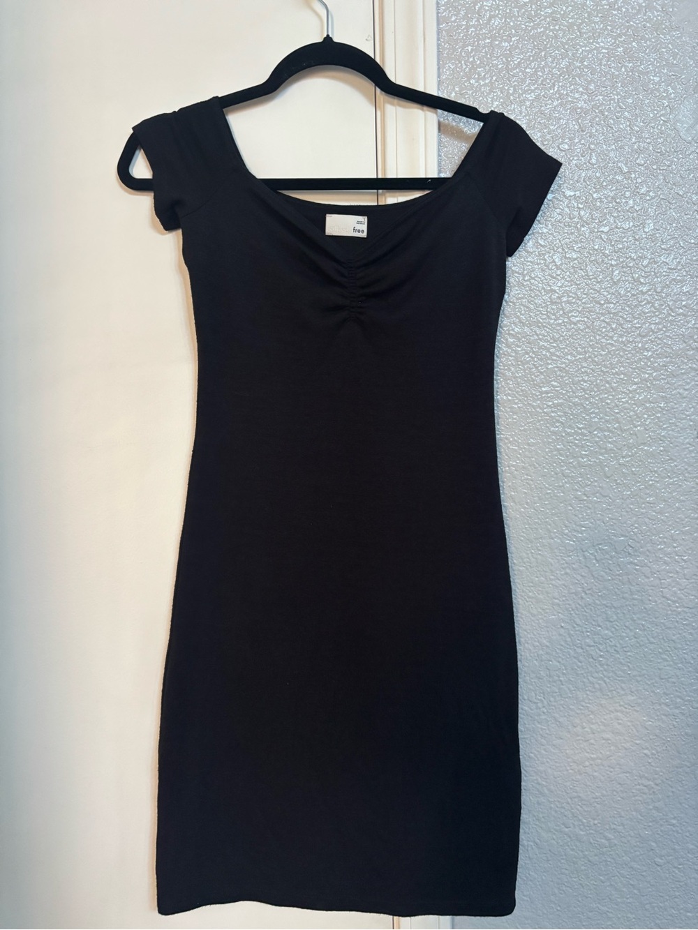 Wilfred Black Short Sleeve Scoop Neck Mini Dress